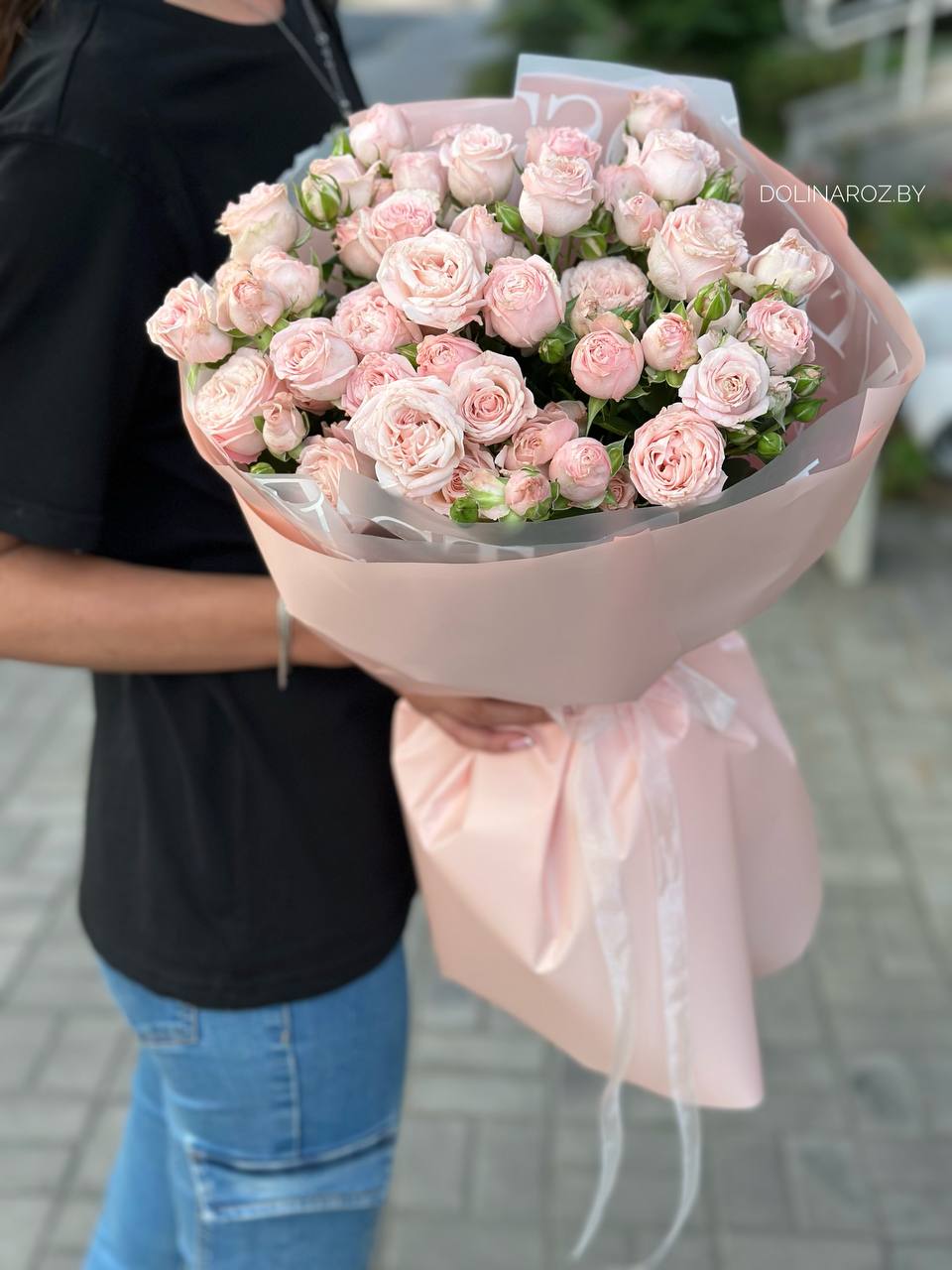 Букет кустовых роз "Розовая вуаль"