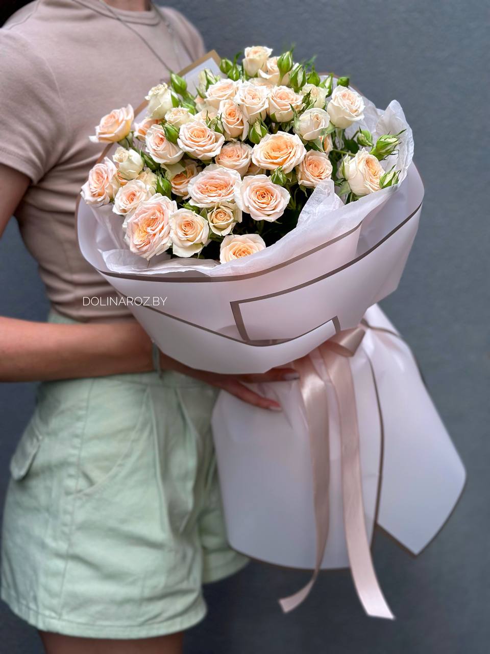 Букет кустовых роз «Ноты»