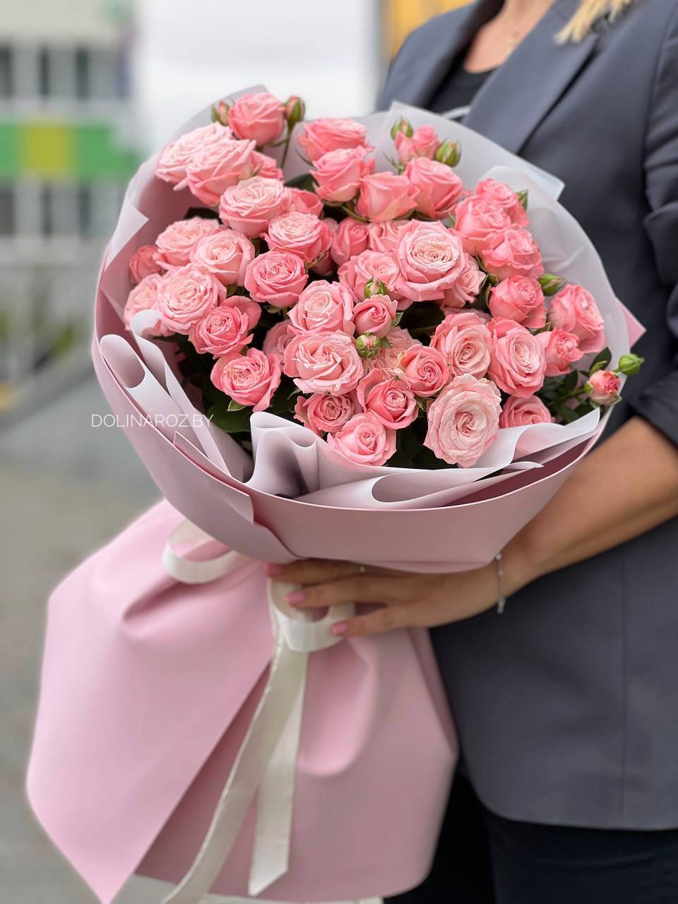Букет кустовых роз "Важный день"