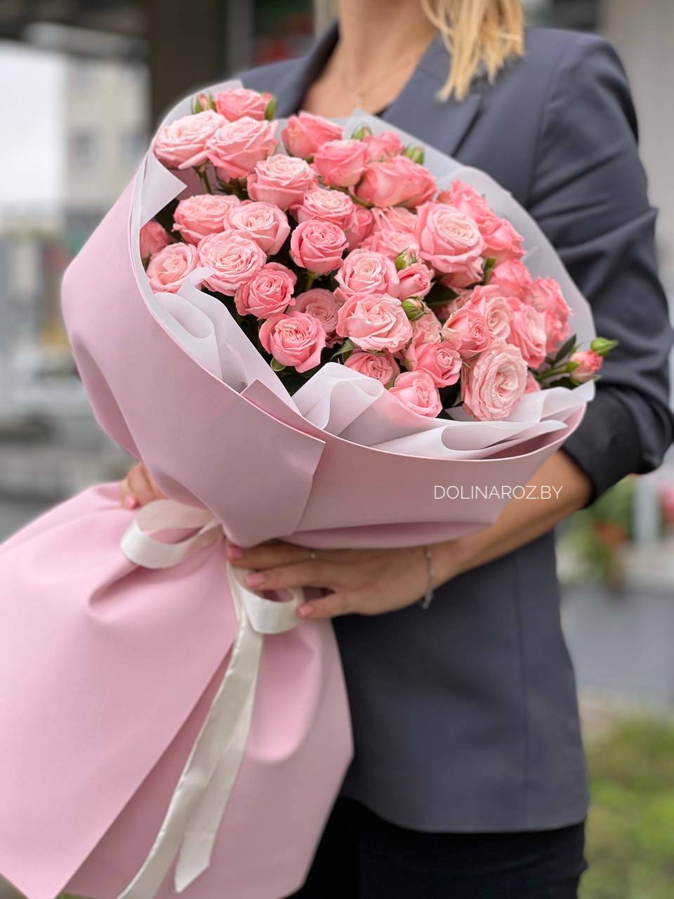 Букет кустовых роз "Важный день"