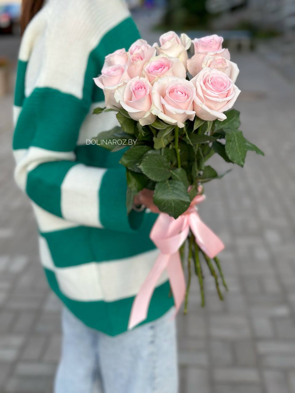 Bouquet of roses "Gwen" in Minsk